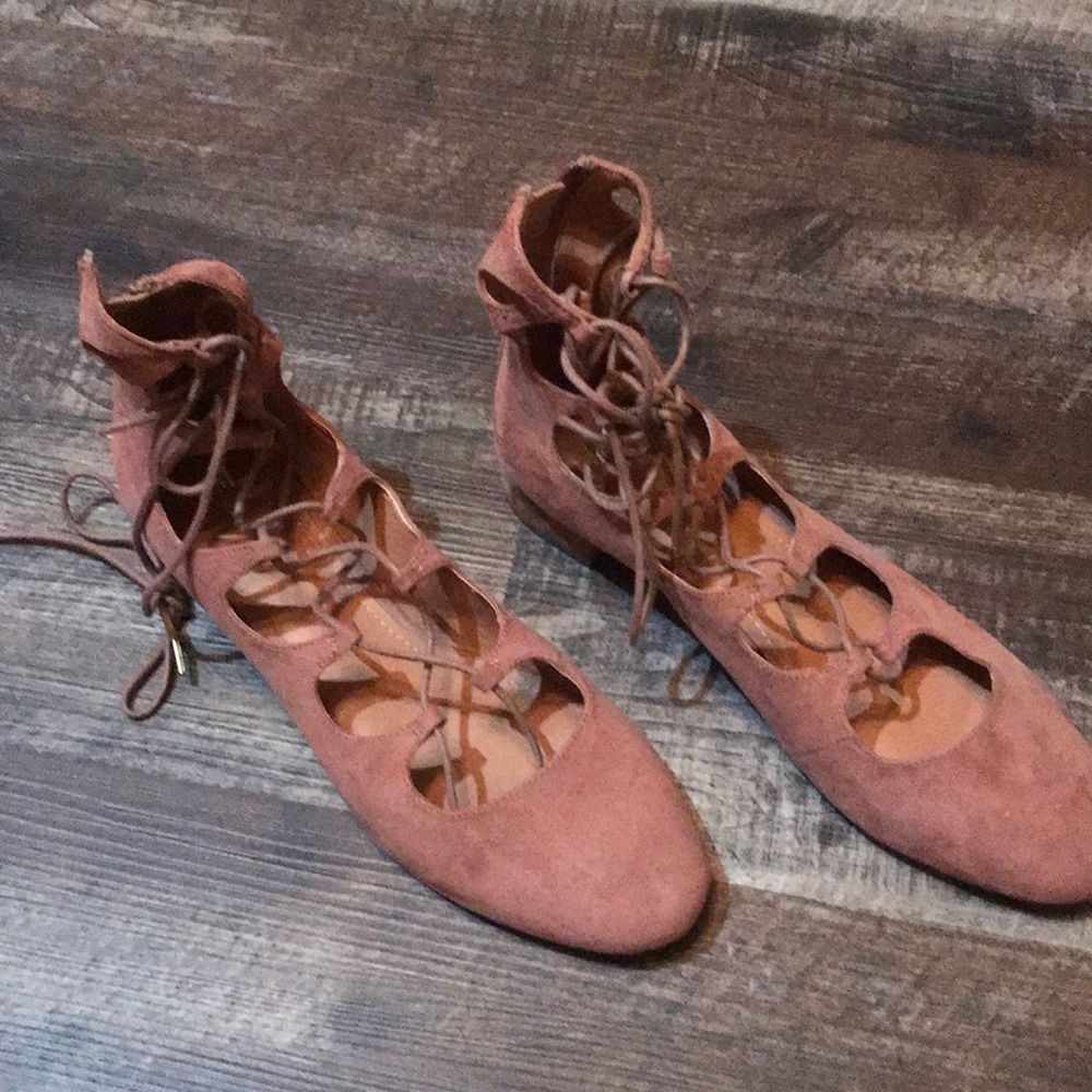 Mauve lace up flats